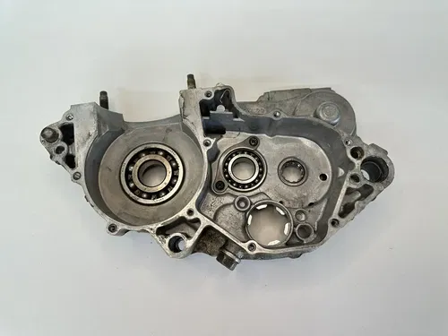 USED OEM 97 98 YAMAHA YZ250 YZ 250 RIGHT SIDE ENGINE MOTOR CASE CRANKCASE