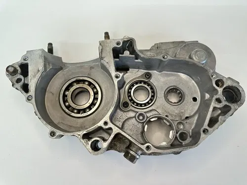 USED OEM 97 98 YAMAHA YZ250 YZ 250 RIGHT SIDE ENGINE MOTOR CASE CRANKCASE