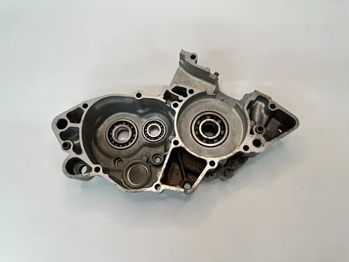 OEM 96 97 98 99 00 01 SUZUKI RM 80 RM80 LEFT SIDE ENGINE MOTOR CASE CANKCASE