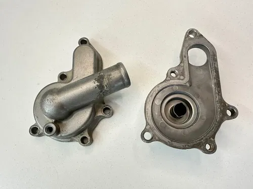 USED OEM 2006 06 2007 07 SUZUKI LT450R LT-R LTR 450 WATER PUMP COVER HOUSING SET