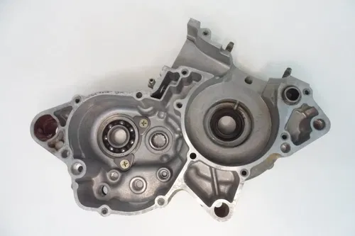 USED OEM 1999 99 2000 00 YAMAHA YZ 125 LEFT SIDE ENGINE MOTOR CASE CRANKCASE