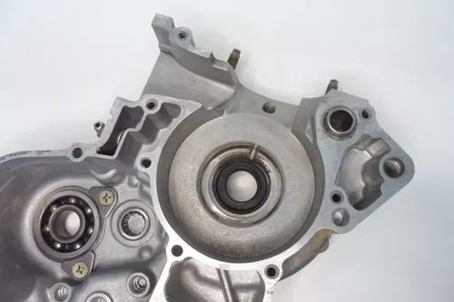 USED OEM 1999 99 2000 00 YAMAHA YZ 125 LEFT SIDE ENGINE MOTOR CASE CRANKCASE