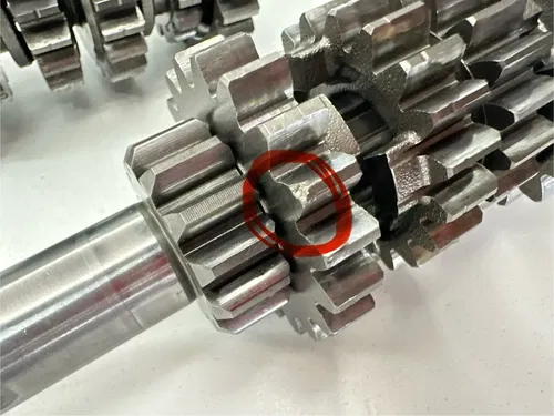 USED 01 02 03 SUZUKI RM 125 RM125 TRANS TRANSMISSION SHAFTS & GEARS (DAMAGED)