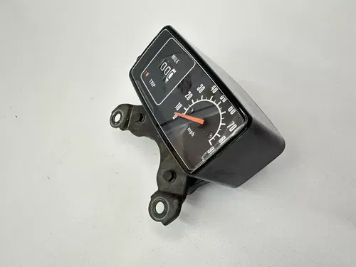 1985 85 HONDA XR250R XR200R XR 200 250 SPEEDOMETER SPEEDO GAUGE CLUSTER