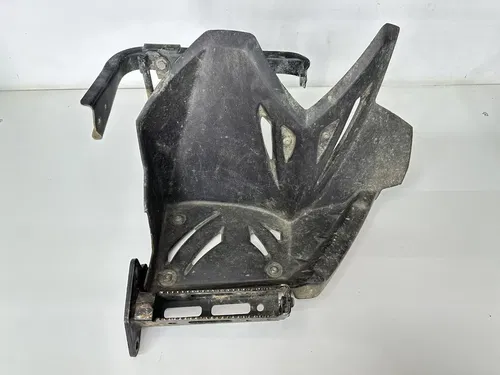USED OEM 07 08 OUTLAW 525 S IRS LEFT SIDE HEEL GUARD & PEG W SUPPORT BRACKETS