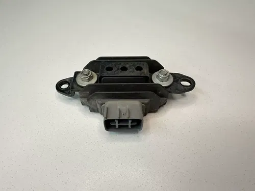USED OEM 10 2010 11 2011 KAWASAKI KX450F VOLTAGE REGULATOR RECTIFIER W BRACKET