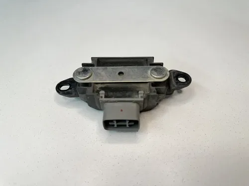 USED OEM 10 2010 11 2011 KAWASAKI KX450F VOLTAGE REGULATOR RECTIFIER W BRACKET