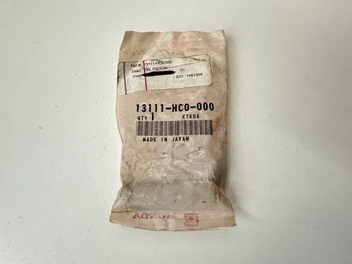 NEW OEM 87-08 HONDA TRX 250X 300EX PISTON PIN 13111-HC0-000