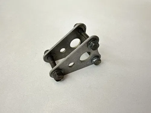 OEM 96 1996 YAMAHA YZ250 YZ 250 TOP UPPER ENGINE MOTOR HANGER MOUNTS & BOLTS