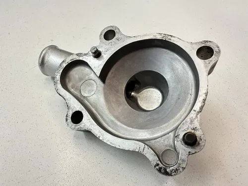 OEM 96 97 98 YAMAHA YZ250 YZ 250 ENGINE MOTOR WATER PUMP COVER 4SR-12422-00-00