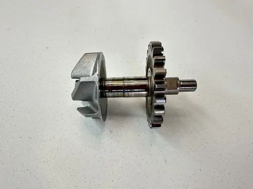 USED OEM 07 08 09 HONDA CRF250R CRF 250R WATER PUMP SHAFT & GEAR W IMPELLER