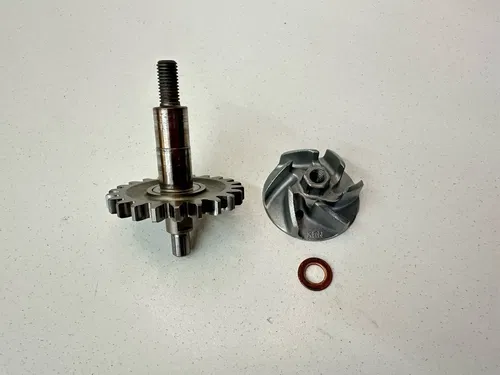 USED OEM 07 08 09 HONDA CRF250R CRF 250R WATER PUMP SHAFT & GEAR W IMPELLER