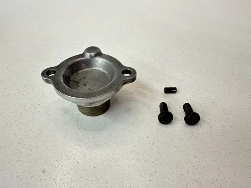 89-98 YAMAHA YZ250 YZ 250 LEFT SIDE CYLINDER POWER VALVE HOLDER 3JE-Y113E-00-00