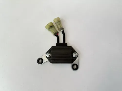 USED OEM 14-18 YAMAHA YZ450F YZ250F VOLTAGE REGULATOR RECTIFIER 1SL-81960-00-00