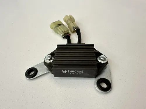 USED OEM 14-18 YAMAHA YZ450F YZ250F VOLTAGE REGULATOR RECTIFIER 1SL-81960-00-00