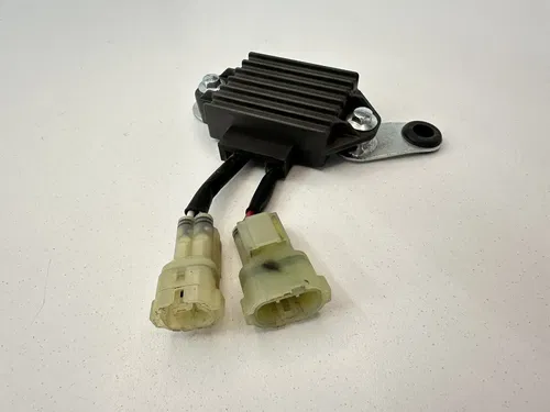 USED OEM 14-18 YAMAHA YZ450F YZ250F VOLTAGE REGULATOR RECTIFIER 1SL-81960-00-00