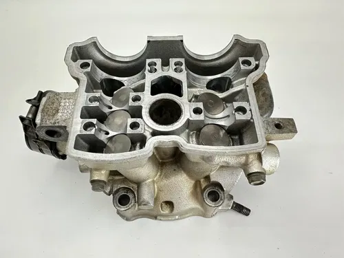#2  2005 05 2006 06 YAMAHA YZ250F CYLINDER HEAD W VALVES & CAMSHAFT CAPS TOWER