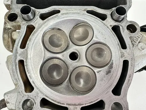 #2  2005 05 2006 06 YAMAHA YZ250F CYLINDER HEAD W VALVES & CAMSHAFT CAPS TOWER