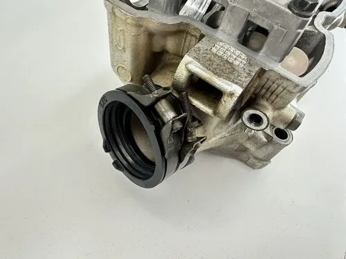 #2  2005 05 2006 06 YAMAHA YZ250F CYLINDER HEAD W VALVES & CAMSHAFT CAPS TOWER