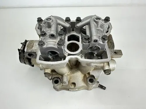 #2  2005 05 2006 06 YAMAHA YZ250F CYLINDER HEAD W VALVES & CAMSHAFT CAPS TOWER