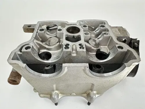 #2  2005 05 2006 06 YAMAHA YZ250F CYLINDER HEAD W VALVES & CAMSHAFT CAPS TOWER