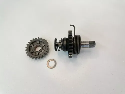 OEM 89 90 91 SUZUKI RM 125 RM125 KICK START STARTER SHAFT SPINDLE W IDLER GEAR