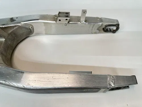 USED 08-09 HONDA CRF250R / 08-17 CRF250X REAR SWING ARM SWINGARM 52200-KRN-A10