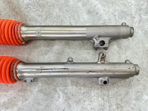 OEM 1985 85 HONDA XR250R XR 250 R LEFT & RIGHT FRONT FORKS FORK SET SUSPENSION