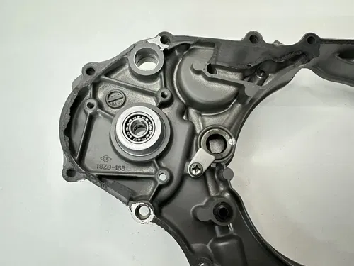 OEM 00 01 SUZUKI DR-Z DRZ 400 S SM DRZ400S RIGHT INNER CRANKCASE CLUTCH COVER