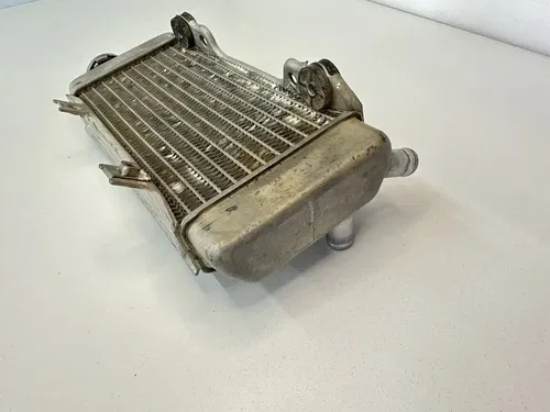 USED OEM 2004 04 2005 05 HONDA CRF250R RIGHT FILL SIDE COOLING RAD RADIATOR
