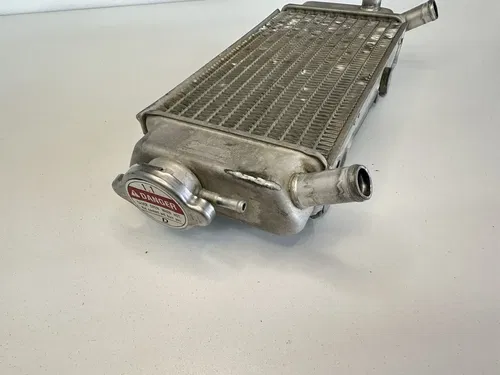 USED OEM 2004 04 2005 05 HONDA CRF250R RIGHT FILL SIDE COOLING RAD RADIATOR