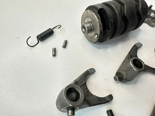 OEM 00 01 02 03 04 YAMAHA TTR TT-R 125 TTR125 GEAR SHIFT DRUM CAM & FORKS ASSY