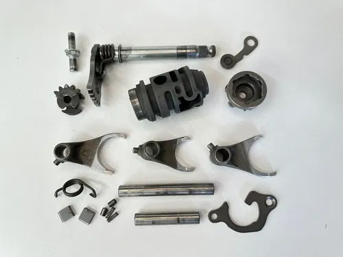 USED OEM 04 05 KAWASAKI KX250F ENGINE GEAR SHIFT SHAFT DRUM CAM & FORKS ASSY