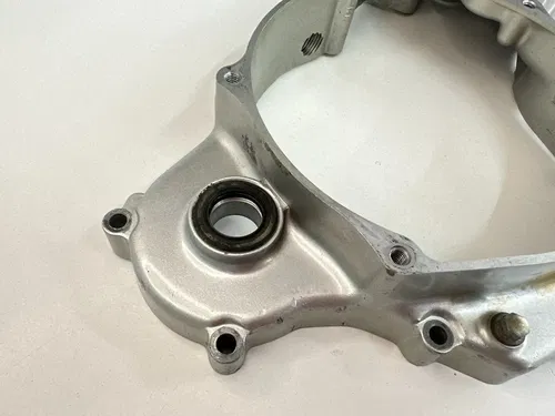 OEM 90-97 YAMAHA YZ250 YZ 250 RIGHT SIDE ENGINE INNER CRANKCASE CLUTCH COVER