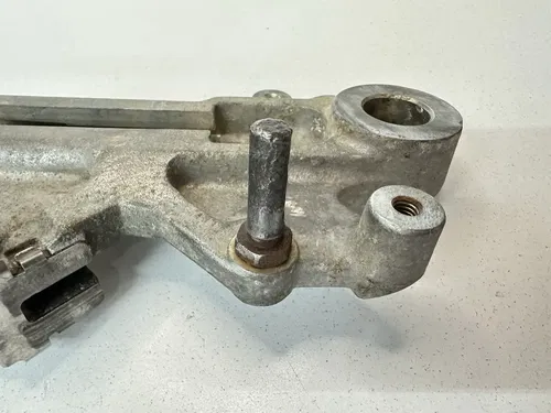 USED OEM 95 96 97 YAMAHA YZ125 YZ 125 250 YZ250 REAR BRAKE CALIPER MOUNT