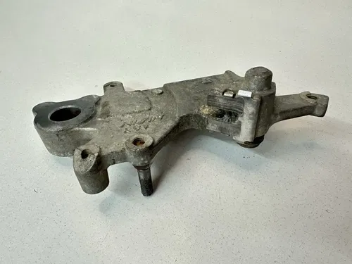 USED OEM 95 96 97 YAMAHA YZ125 YZ 125 250 YZ250 REAR BRAKE CALIPER MOUNT