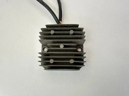 USED OEM 93-04 HONDA TRX 300EX 300 EX TRX300EX VOLTAGE REGULATOR RECTIFER