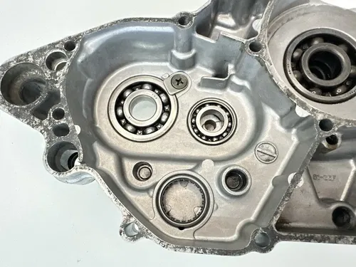 USED OEM 2001 01 SUZUKI RM 125 RM125 LEFT SIDE ENGINE MOTOR CASE CRANKCASE
