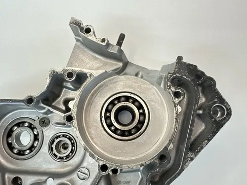 USED OEM 2001 01 SUZUKI RM 125 RM125 LEFT SIDE ENGINE MOTOR CASE CRANKCASE