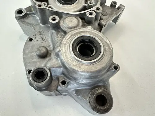 USED OEM 94 95 YAMAHA YZ125 YZ 125 ENGINE MOTOR LEFT SIDE ENGINE CASE CRANKCASE