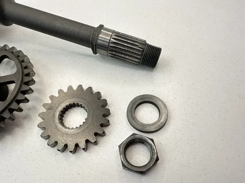 #3 USED OEM 04-09 HONDA CRF250R ENGINE MOTOR BALANCER SHAFT WEIGHT & GEARS ASSY