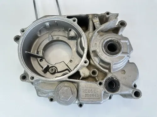 USED OEM 86 87 HONDA XR200 XR 200 XR200R LEFT & RIGHT ENGINE CASES CRANKCASE SET