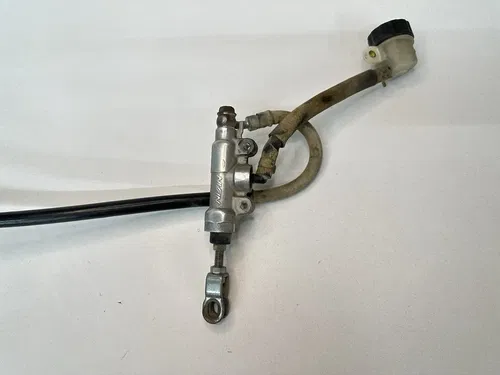OEM 93 94 95 SUZUKI RM 125 RM125 REAR BRAKE CALIPER & MASTER CYLINDER W LINE