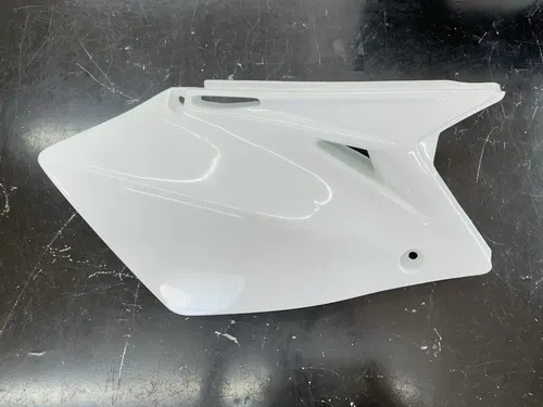 07 2007 SUZUKI RMZ450 RMZ RM-Z 450 LEFT & RIGHT SIDE PANELS & FRONT NUMBER PLATE