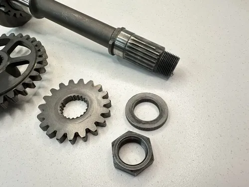 #2 USED OEM 04-09 HONDA CRF250R ENGINE MOTOR BALANCER SHAFT WEIGHT & GEARS ASSY