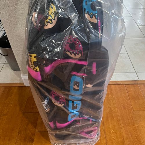 Ogio Jettson gear bag Donuts 9800 