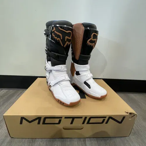 FOX MOTION BOOT BLK/WHT/GUM sz 9