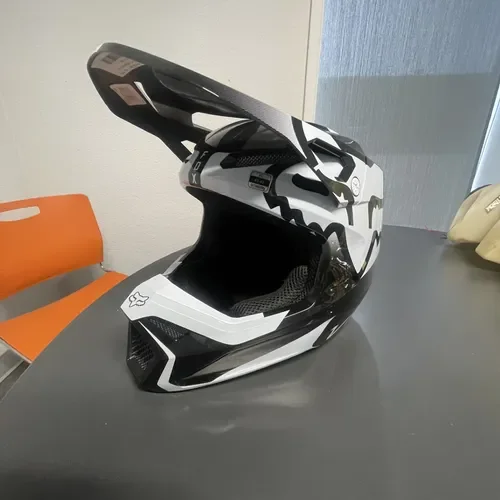 V1 Leed Helmet BLCK/WHT XL