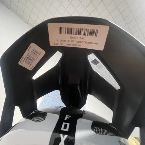 V1 Leed Helmet BLCK/WHT XL