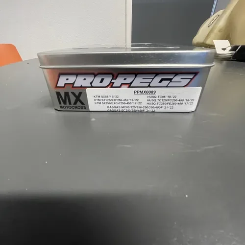 Pro Pegs Titanium Footpegs KTM PPMX0089